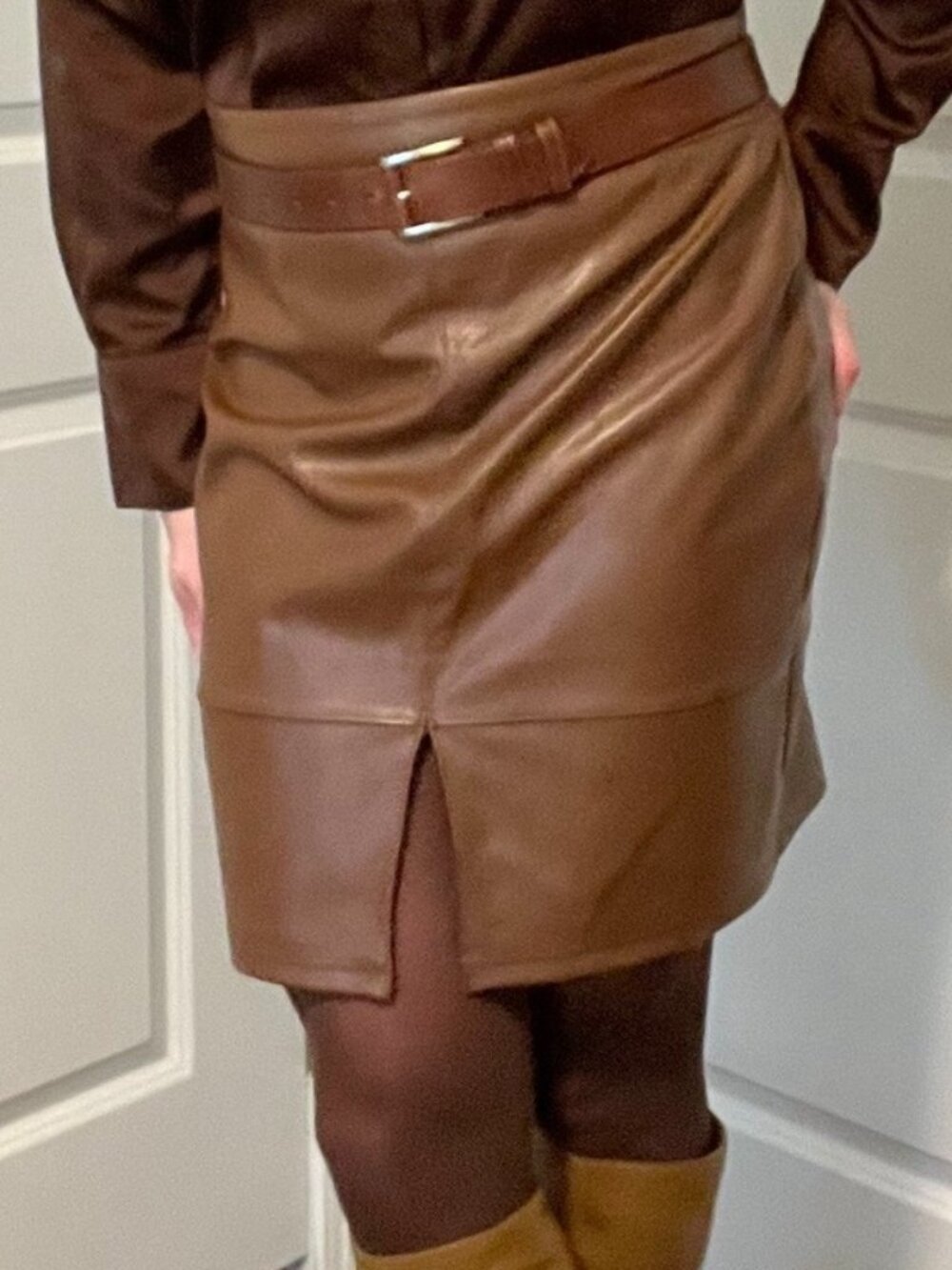 Vegan Leather Slit Pencil Skirt (L)